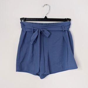 Blue waist tie pull on shorts casual dressy small